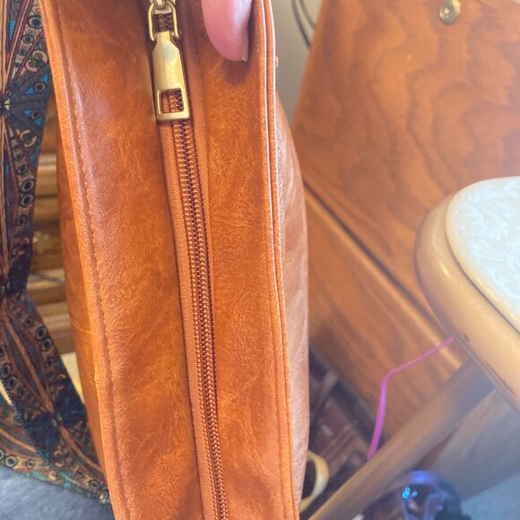 Hobo Crossbody Vegan Chestnut Brown Leather Shoulder Bag - Picture 2 of 9